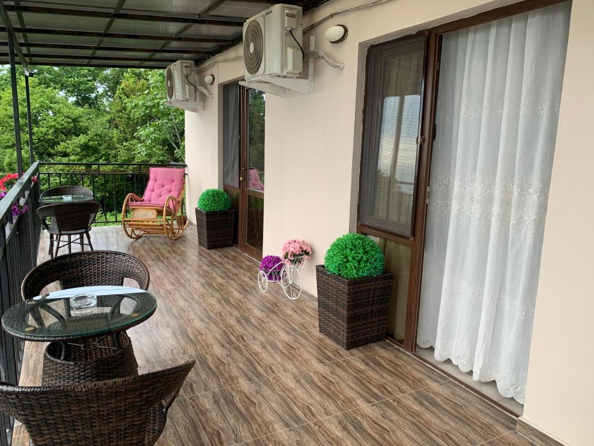 White House Chakvi Hotel Екстериор снимка