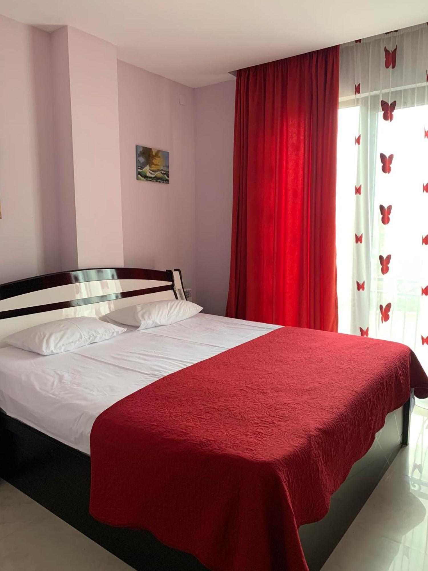 White House Chakvi Hotel Екстериор снимка
