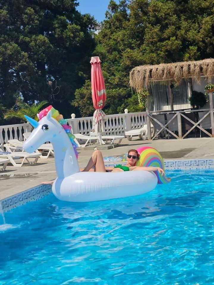 White House Chakvi Hotel Екстериор снимка
