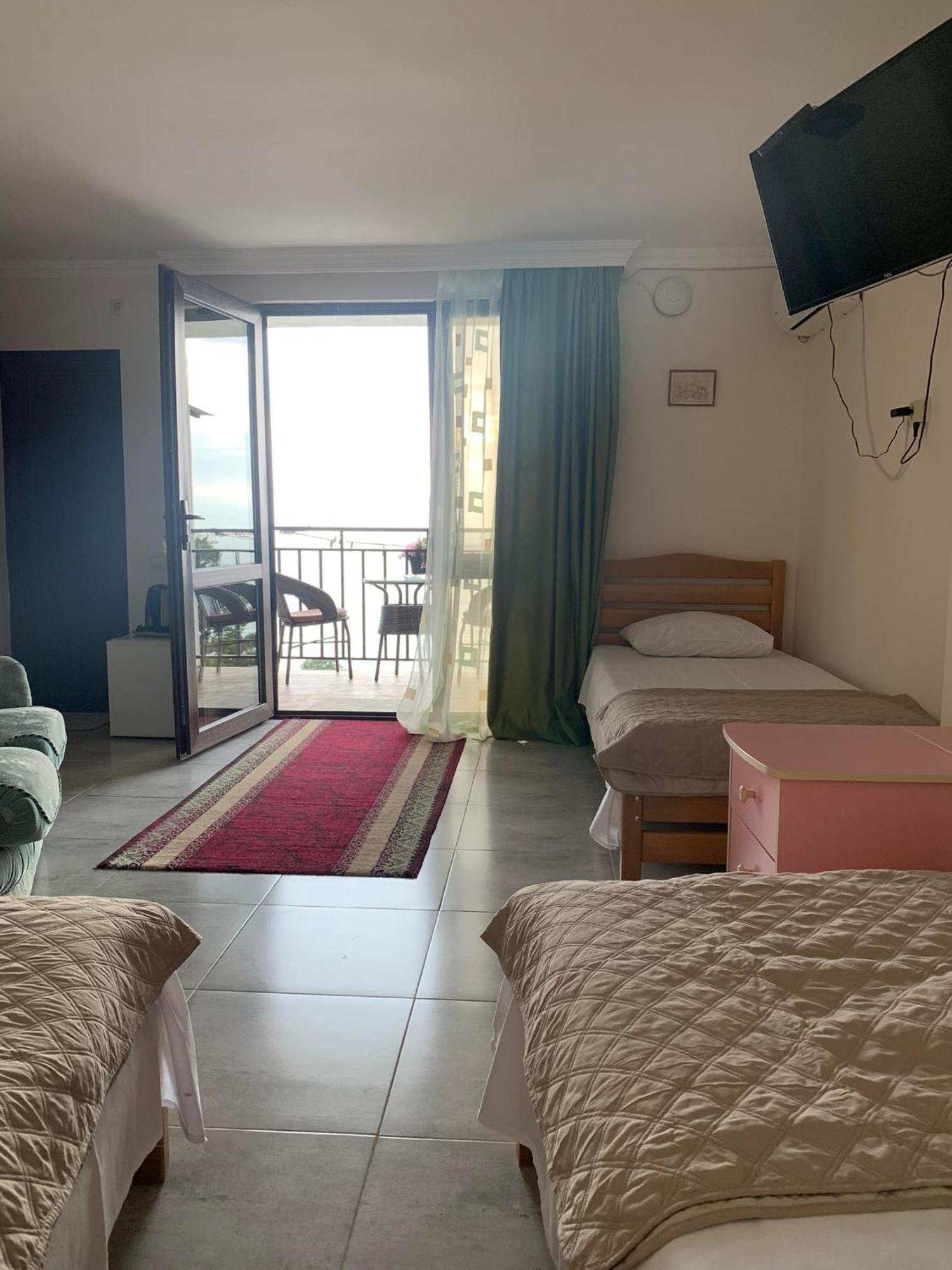 White House Chakvi Hotel Екстериор снимка
