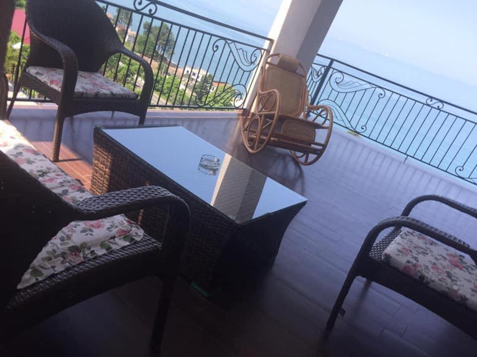 White House Chakvi Hotel Екстериор снимка
